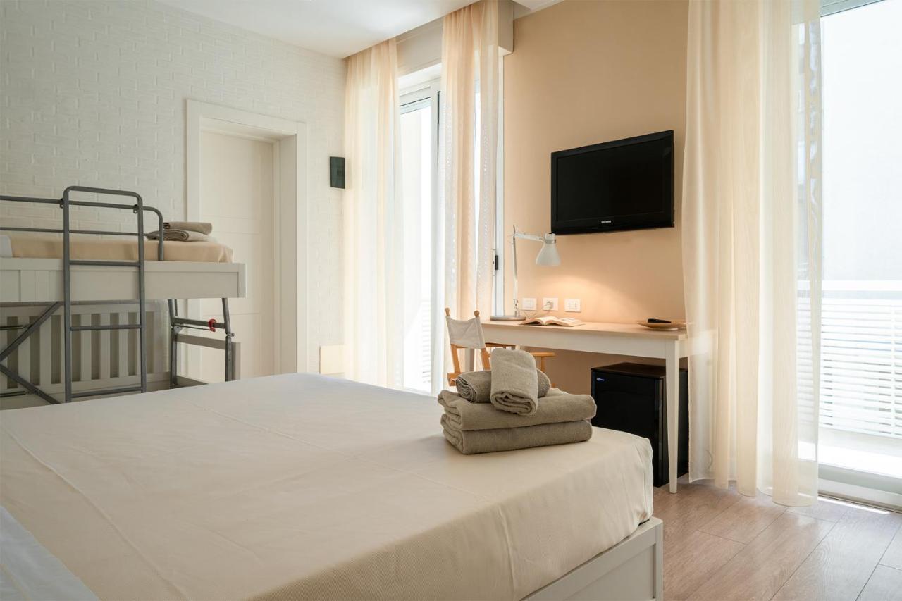 Hotel Bristol Cattolica Exterior foto