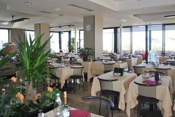 Hotel Bristol Cattolica Exterior foto
