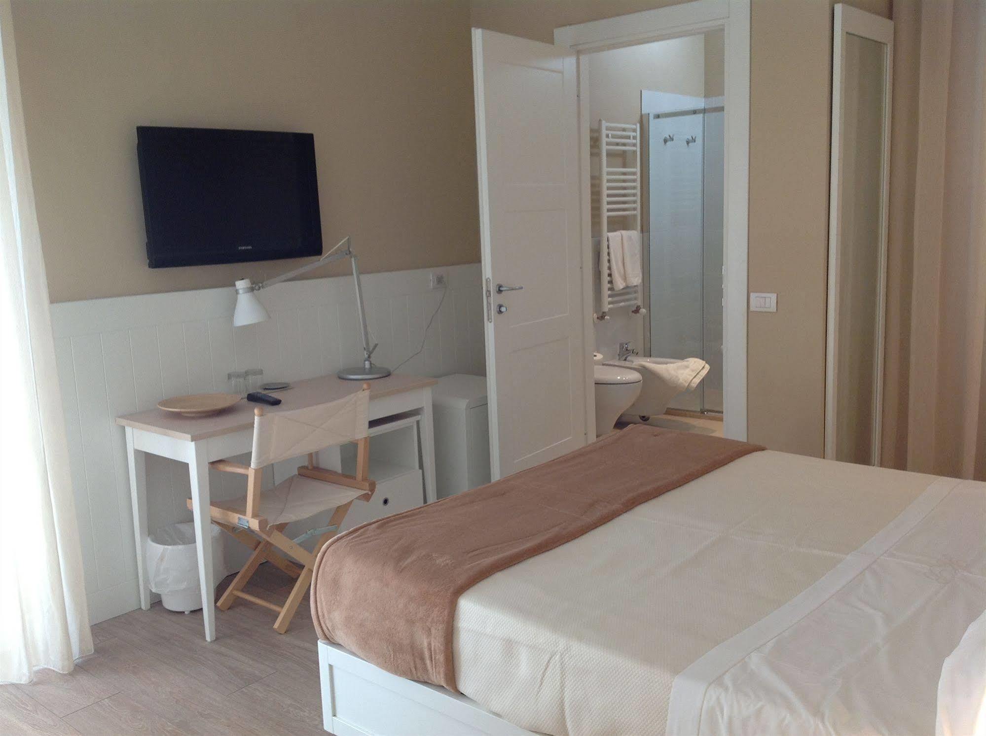 Hotel Bristol Cattolica Exterior foto